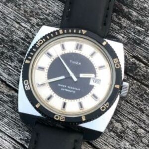 Timex 1972 43x39mm Leather Strap Watch